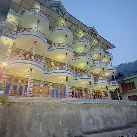 Eyesky, Tosh Exterior foto